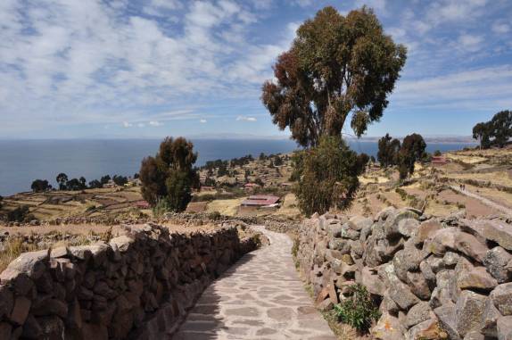 A belíssima paisagem da ilha de Taquile, no lago Titicaca, no Peru
